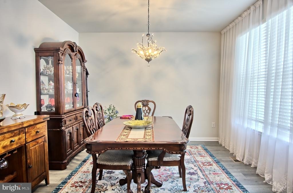 689 N Chandler Drive - Photo 2