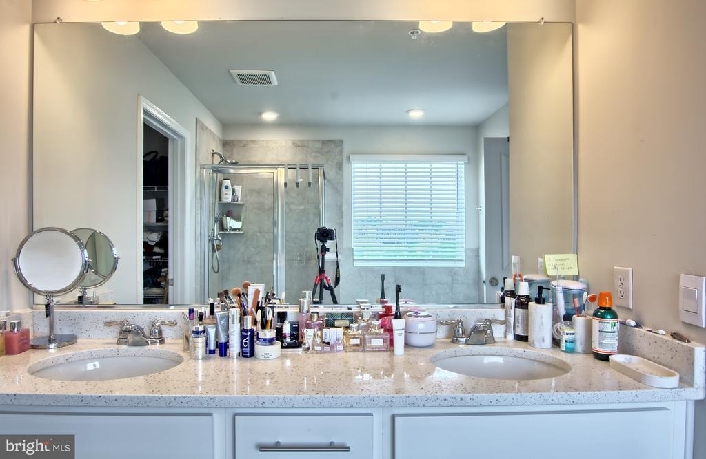 689 N Chandler Drive - Photo 16