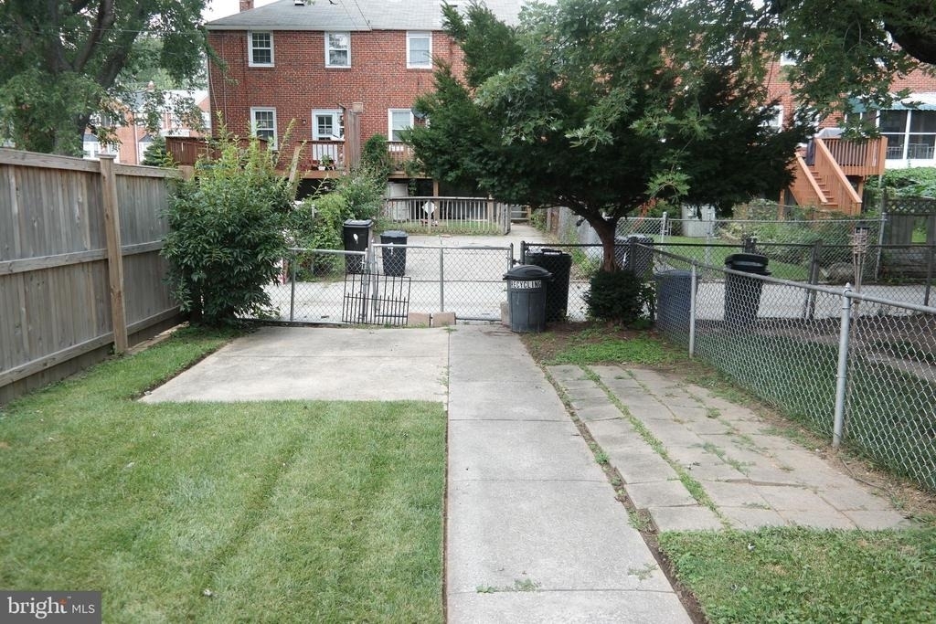 1622 Hardwick Road - Photo 3