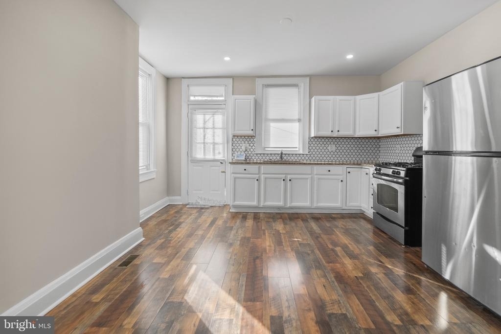 3219 E Monument Street - Photo 6