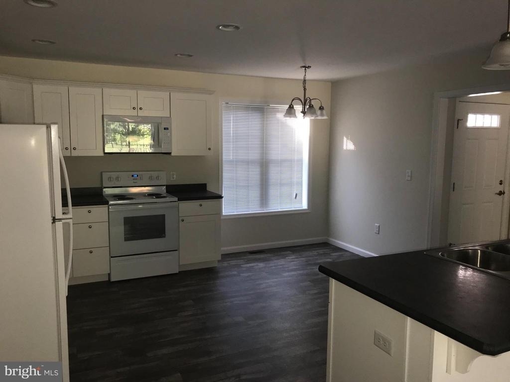 4433 Seashore Highway - Photo 8
