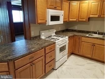 804 W 13th Street - Photo 3