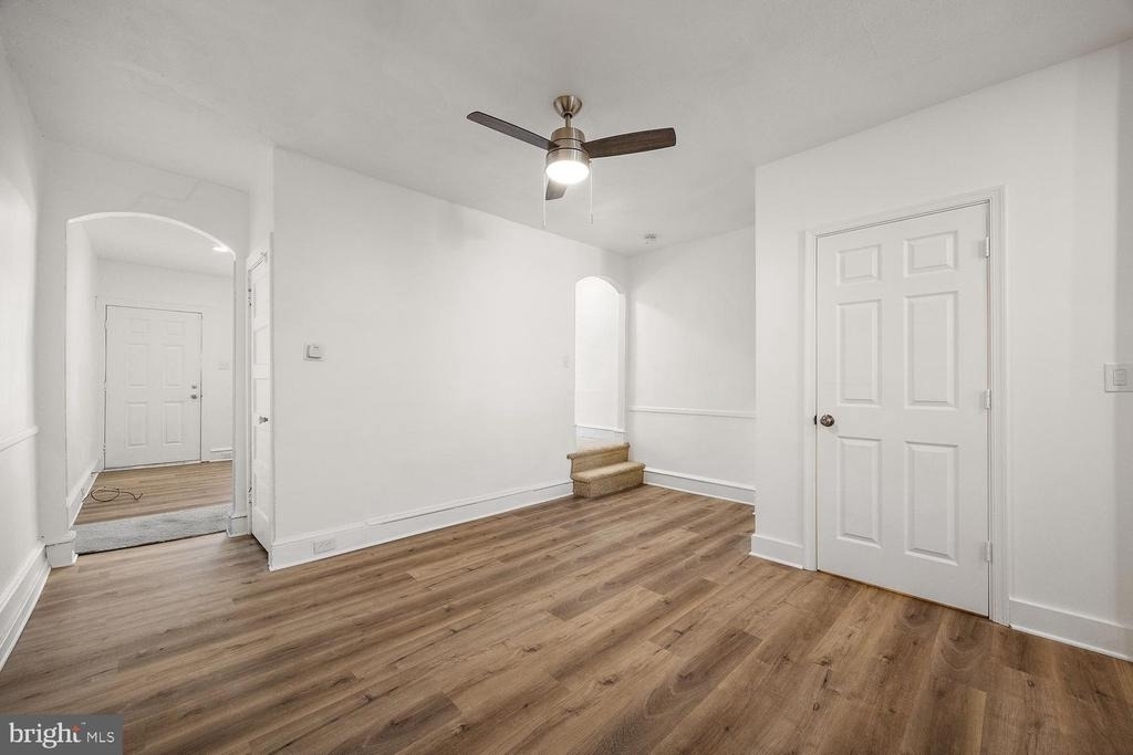 1715 W 8th Street - Photo 3