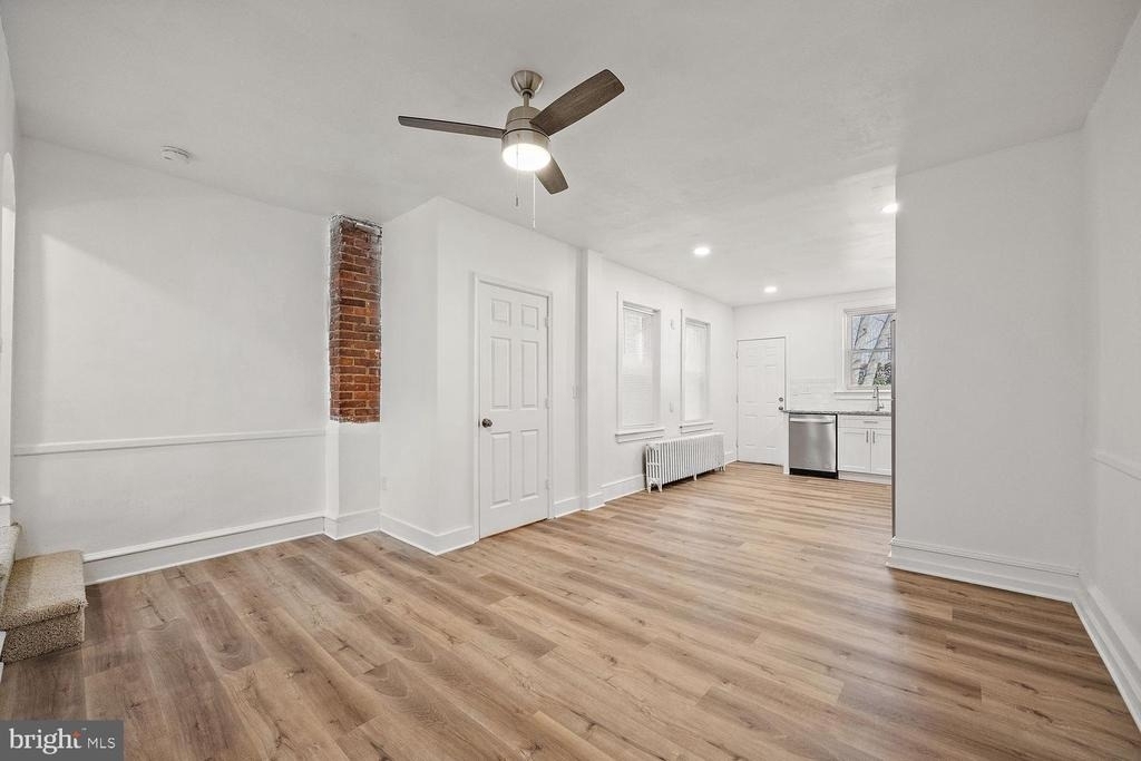 1715 W 8th Street - Photo 4