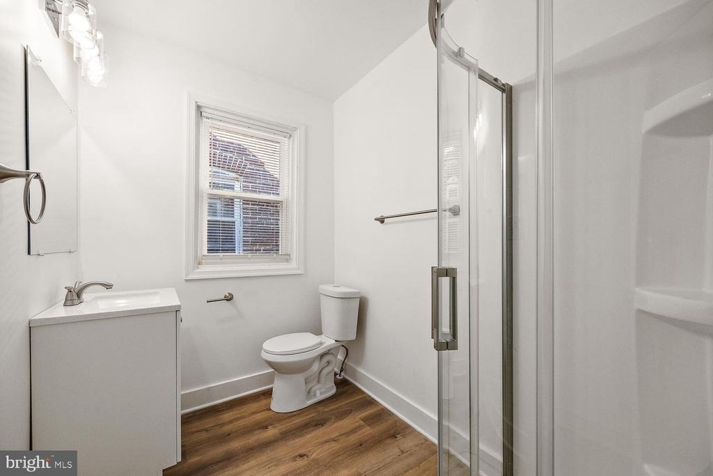 1715 W 8th Street - Photo 9
