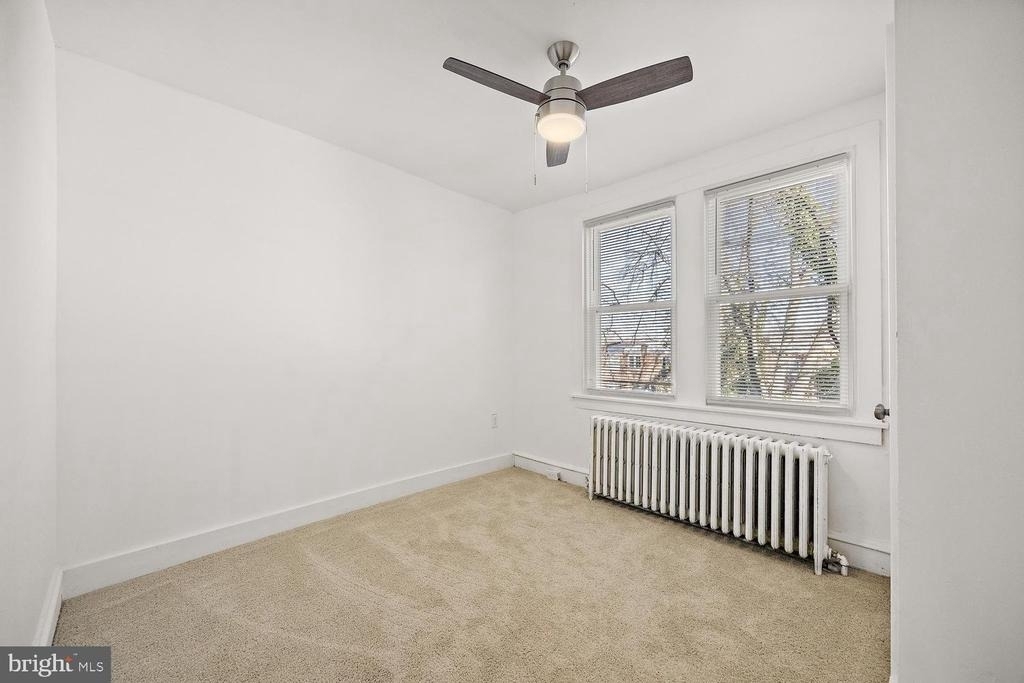 1715 W 8th Street - Photo 10