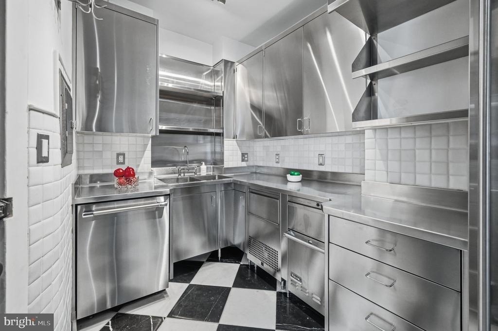 1026 16th Street Nw - Photo 12