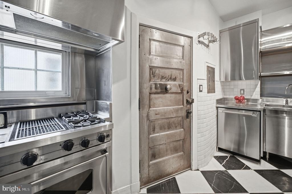 1026 16th Street Nw - Photo 13