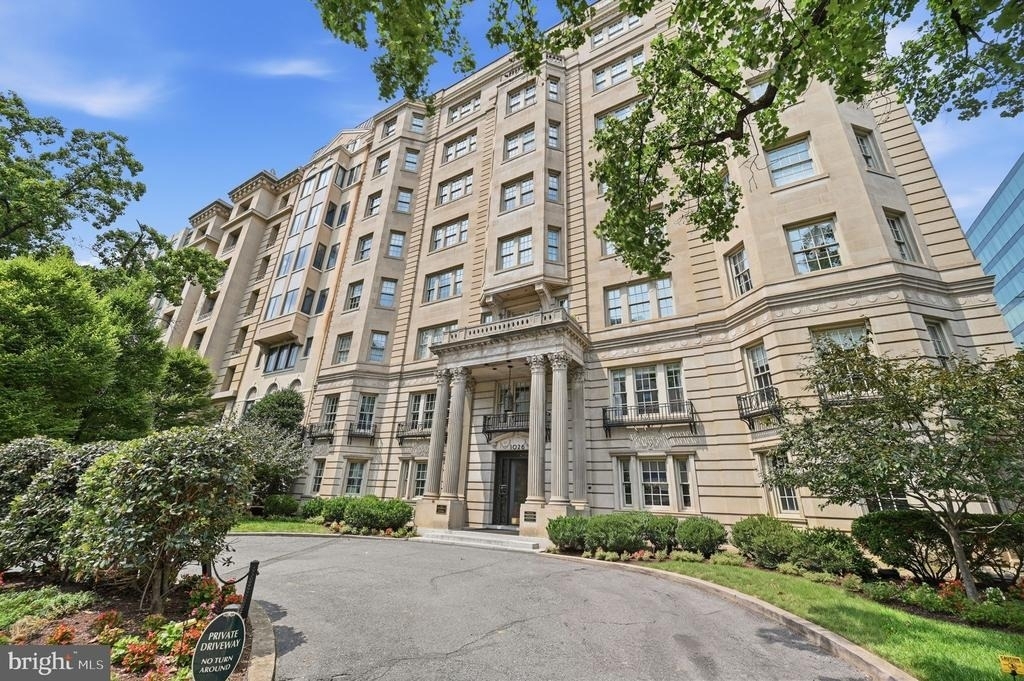 1026 16th Street Nw - Photo 3