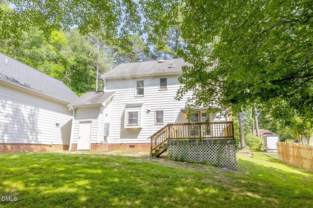 623 Elmwood Court - Photo 32