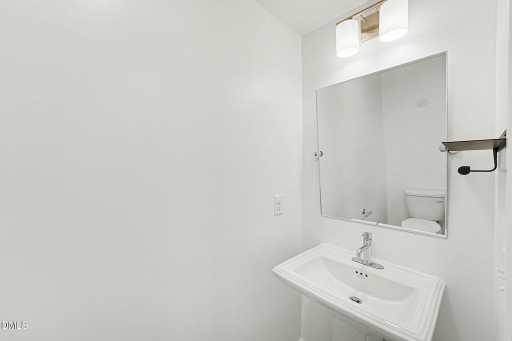 615 Daniels Street - Photo 12