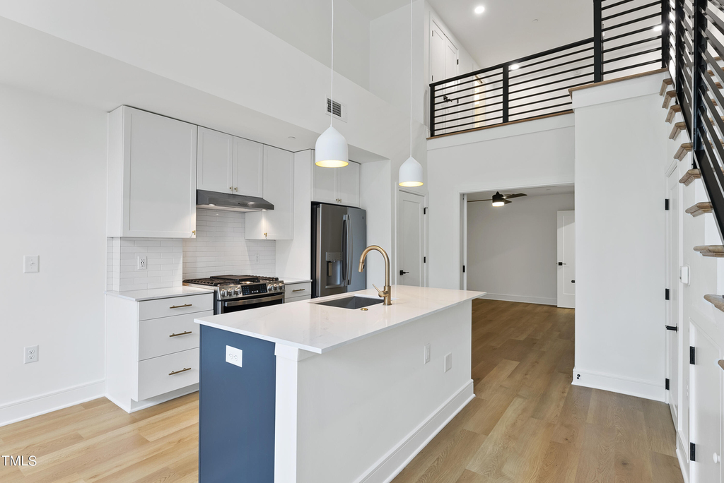 615 Daniels Street - Photo 0