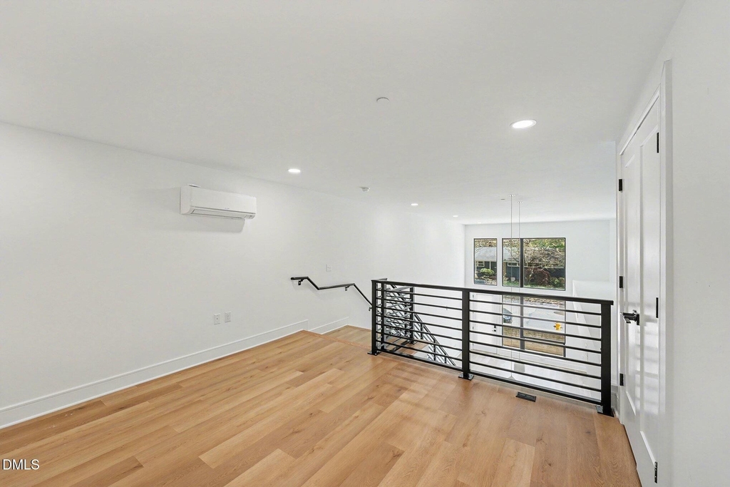 615 Daniels Street - Photo 11