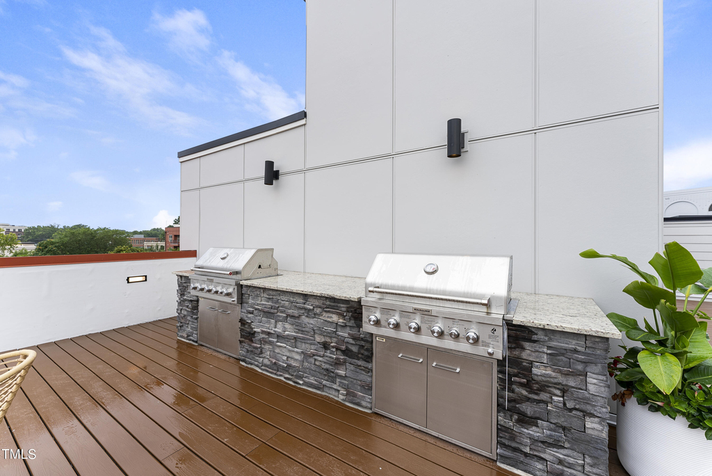 615 Daniels Street - Photo 14