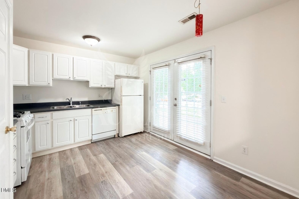 3021 Barrymore Street - Photo 7