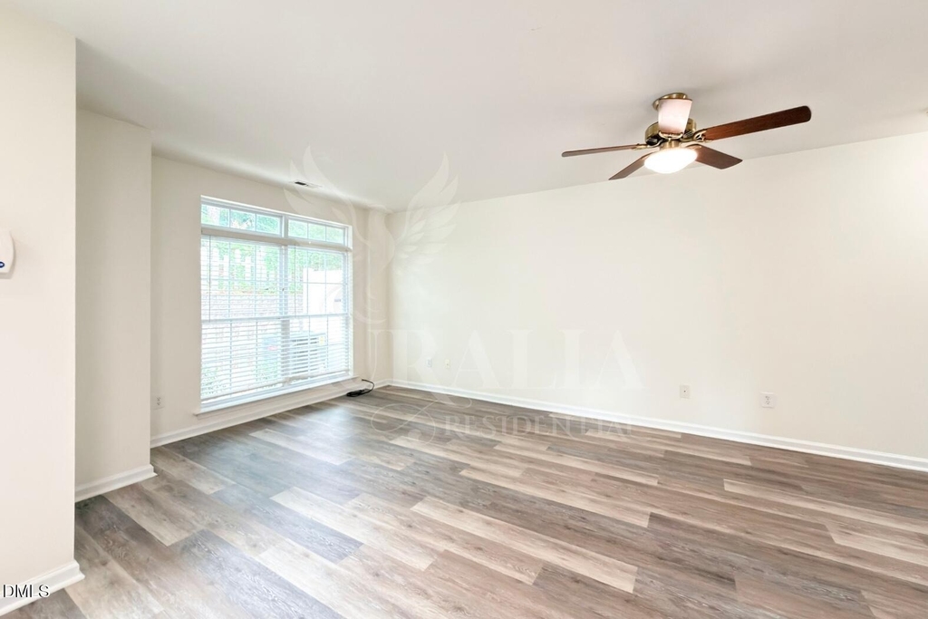 3021 Barrymore Street - Photo 3