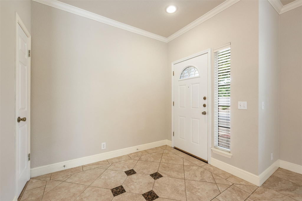 11619 Sonoma Dr - Photo 3