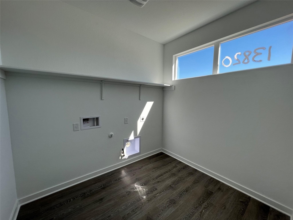 13820 Lubeck Dr - Photo 5