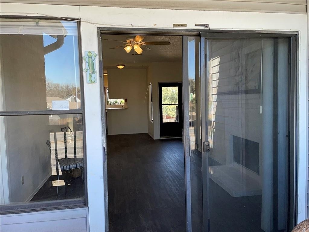 2415 W Slaughter Ln - Photo 8