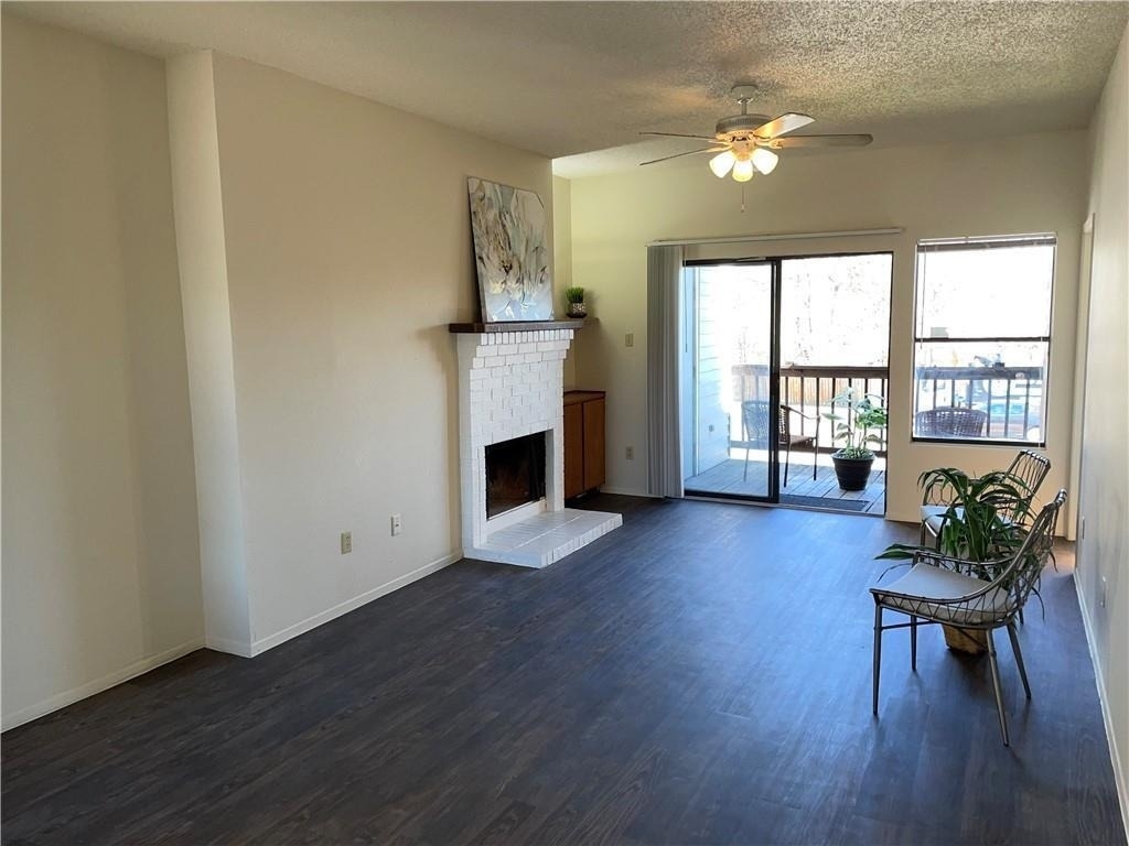 2415 W Slaughter Ln - Photo 23