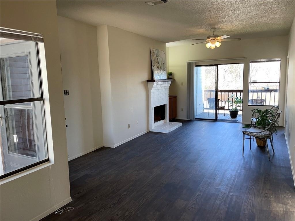 2415 W Slaughter Ln - Photo 21