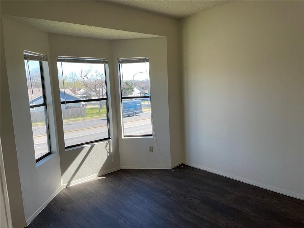 2415 W Slaughter Ln - Photo 9
