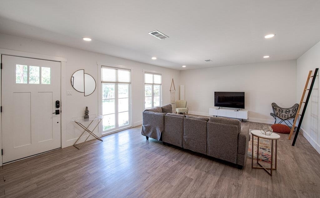 122 Havana St - Photo 2