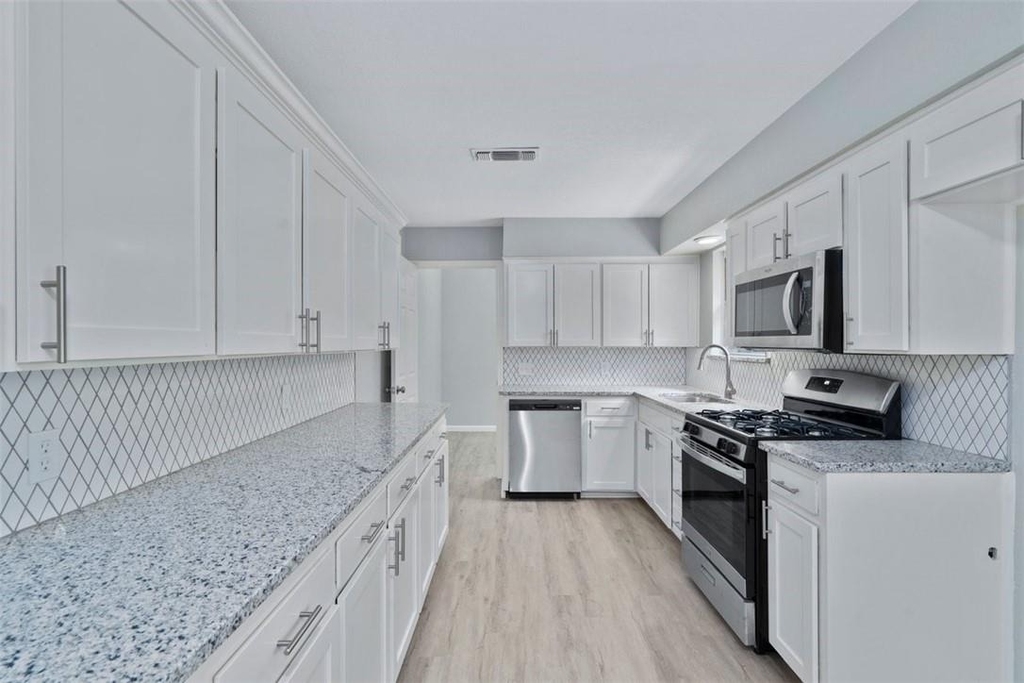 615 S 15th St - Photo 13