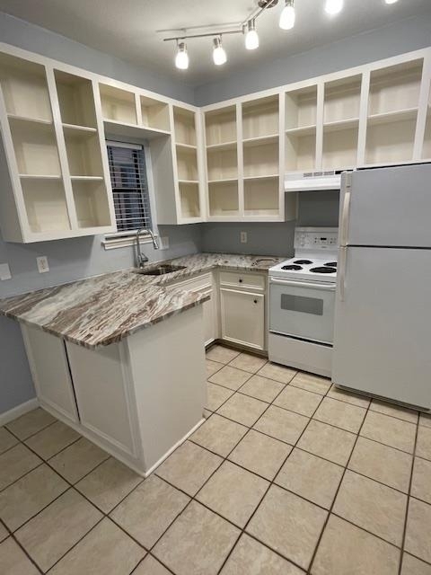 4401 Speedway - Photo 2