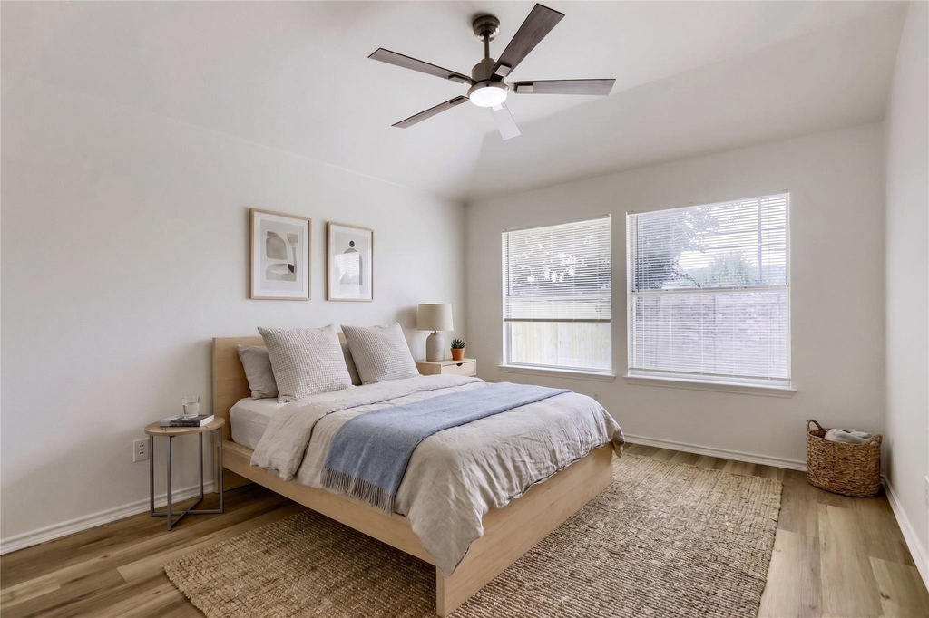 14601 Montoro Dr - Photo 6