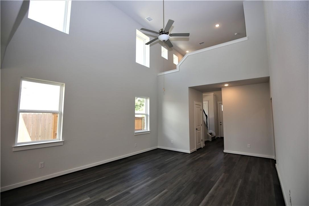 635 Pheasant Hill Ln - Photo 6