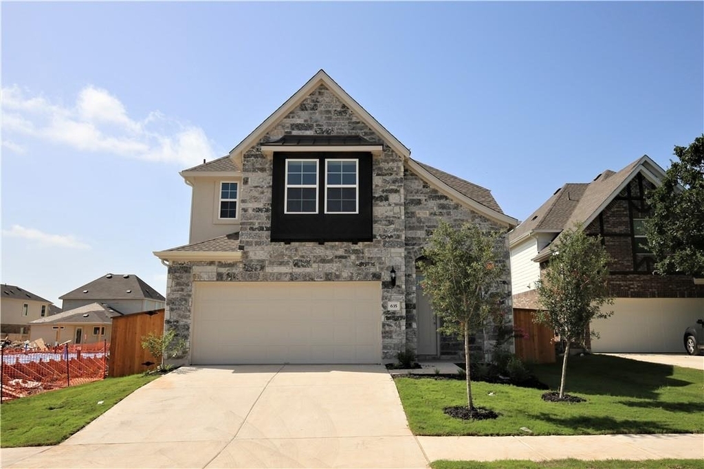 635 Pheasant Hill Ln - Photo 0
