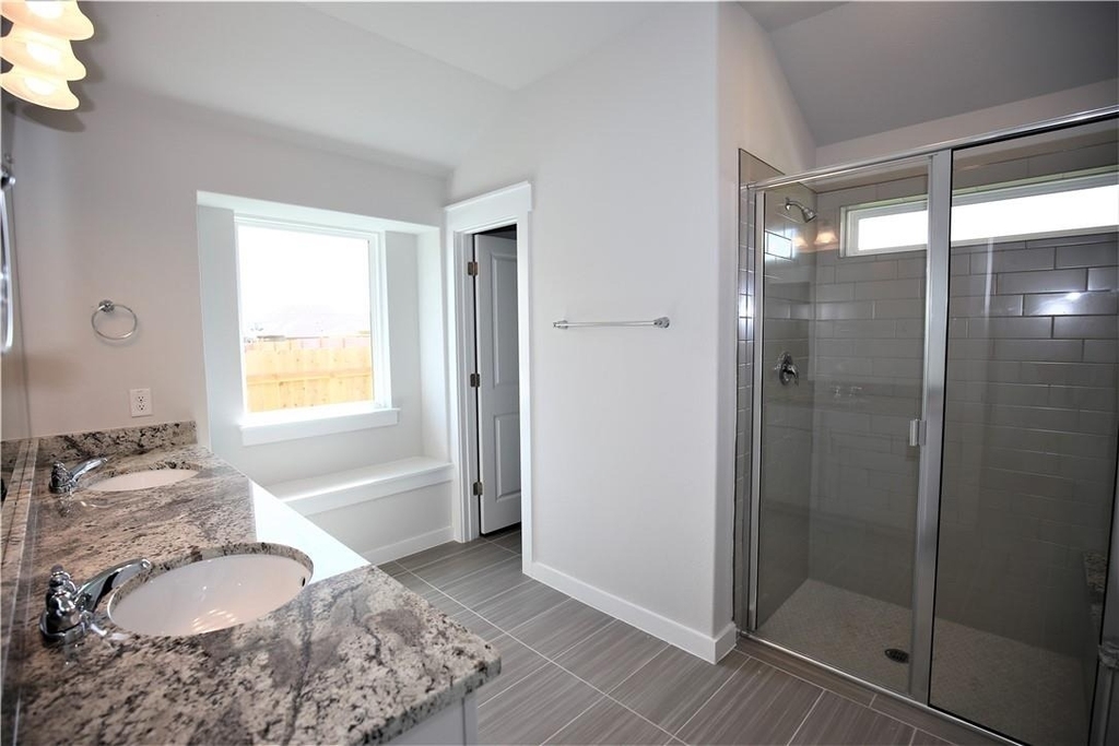 635 Pheasant Hill Ln - Photo 13