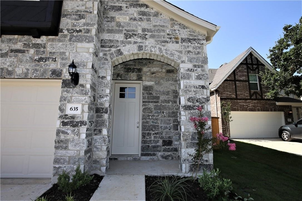 635 Pheasant Hill Ln - Photo 3