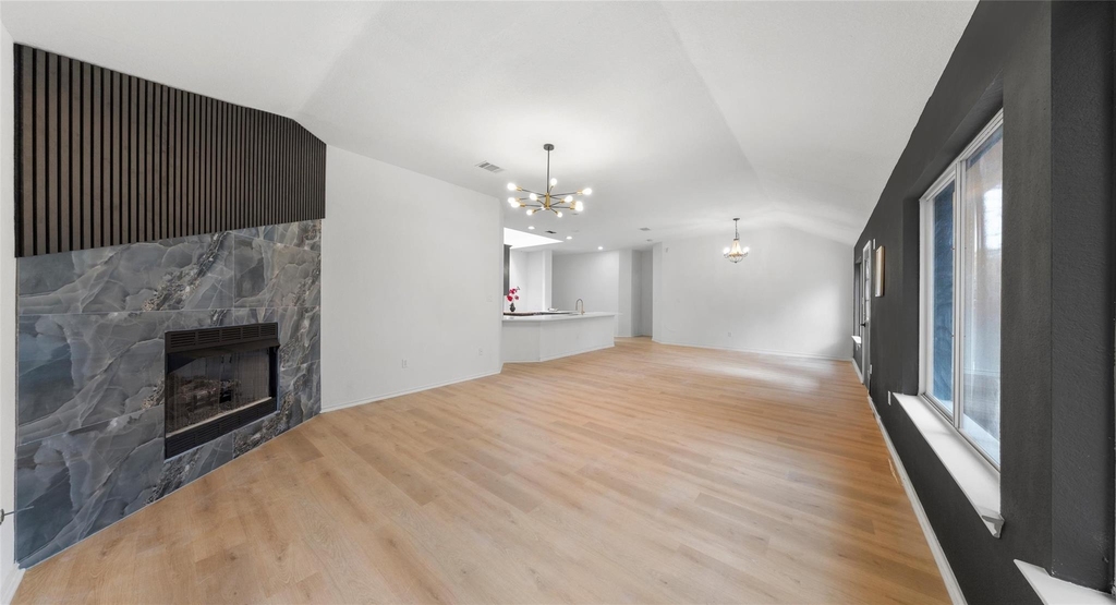 2527 Crenshaw Dr - Photo 19