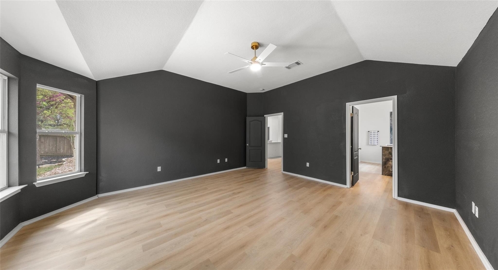 2527 Crenshaw Dr - Photo 22