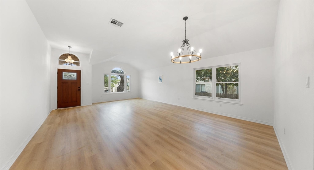 2527 Crenshaw Dr - Photo 6