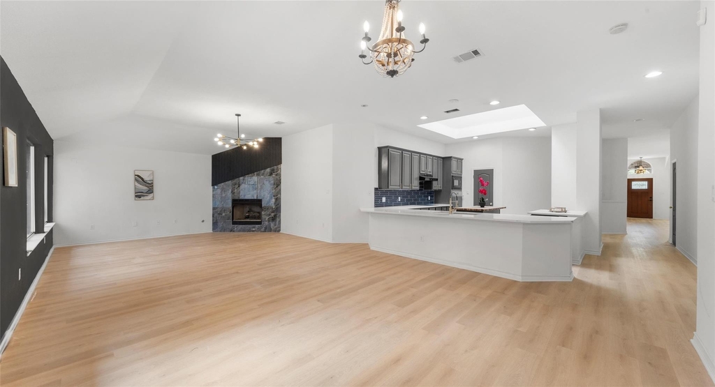 2527 Crenshaw Dr - Photo 18