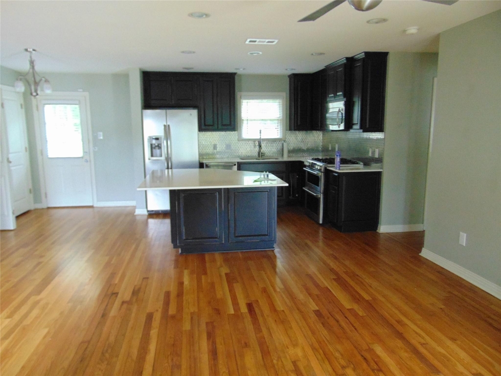 210 W 55th St - Photo 1