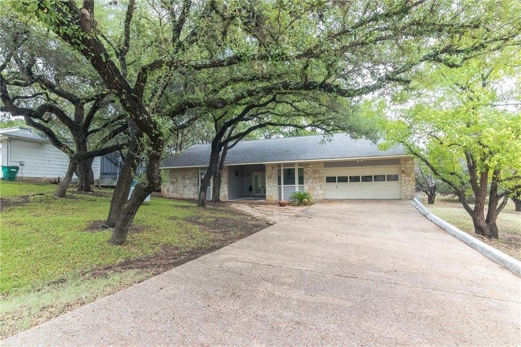 21825 Tallahassee Ave - Photo 0