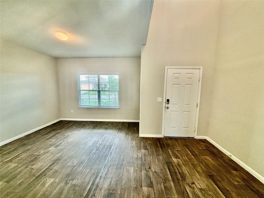 1905 Alamo Heights Ave - Photo 3