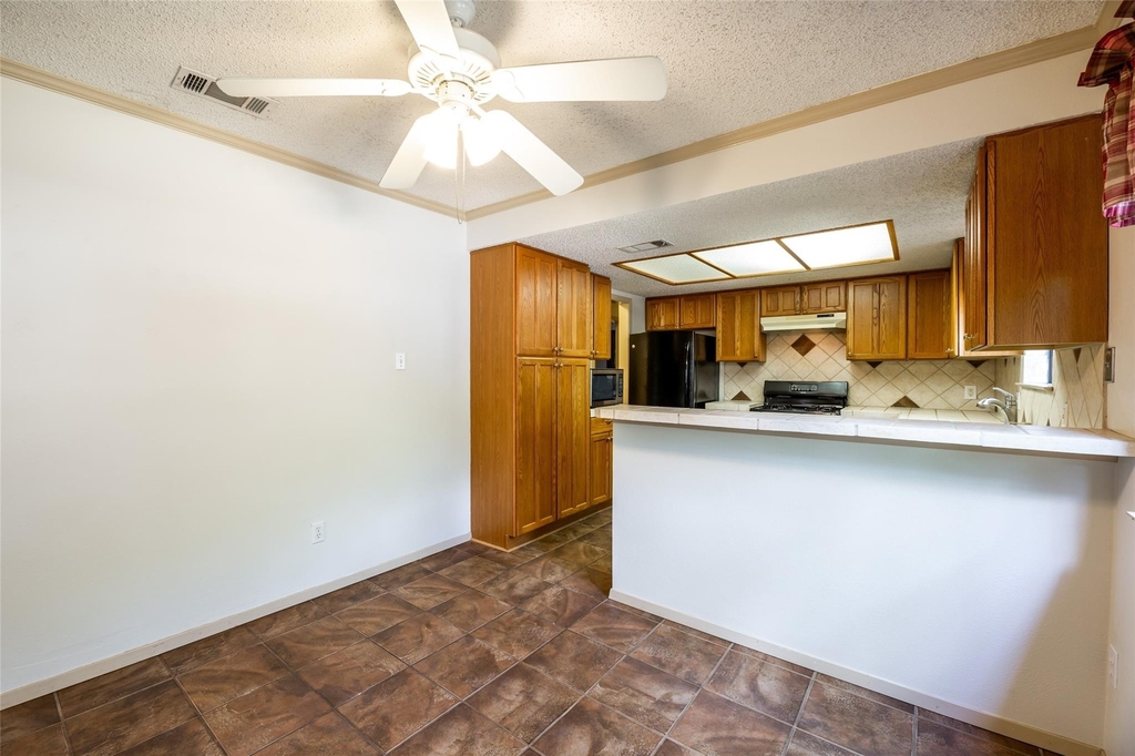1006 Silbury Dr - Photo 10