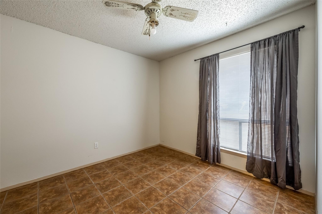 1006 Silbury Dr - Photo 14