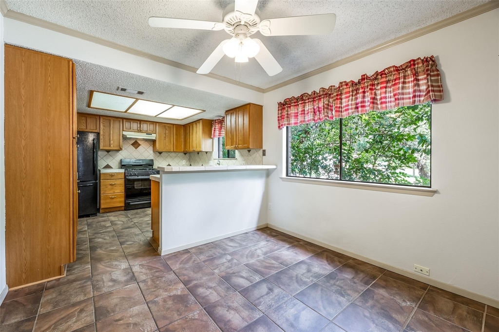1006 Silbury Dr - Photo 9