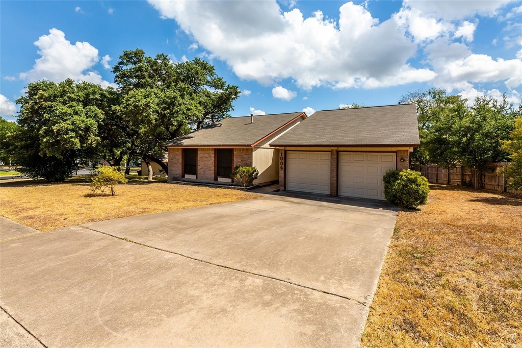 1006 Silbury Dr - Photo 0