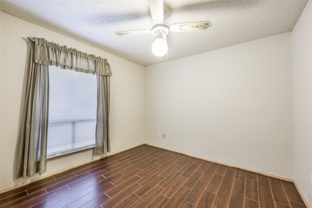 1006 Silbury Dr - Photo 13