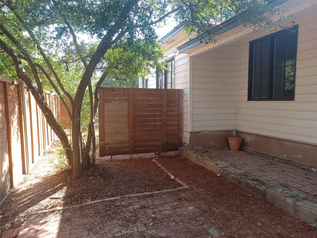 2808 Windsor Rd - Photo 1
