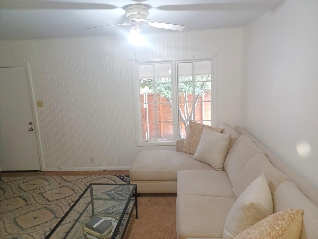2808 Windsor Rd - Photo 3
