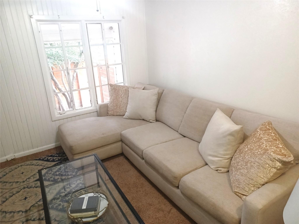 2808 Windsor Rd - Photo 2