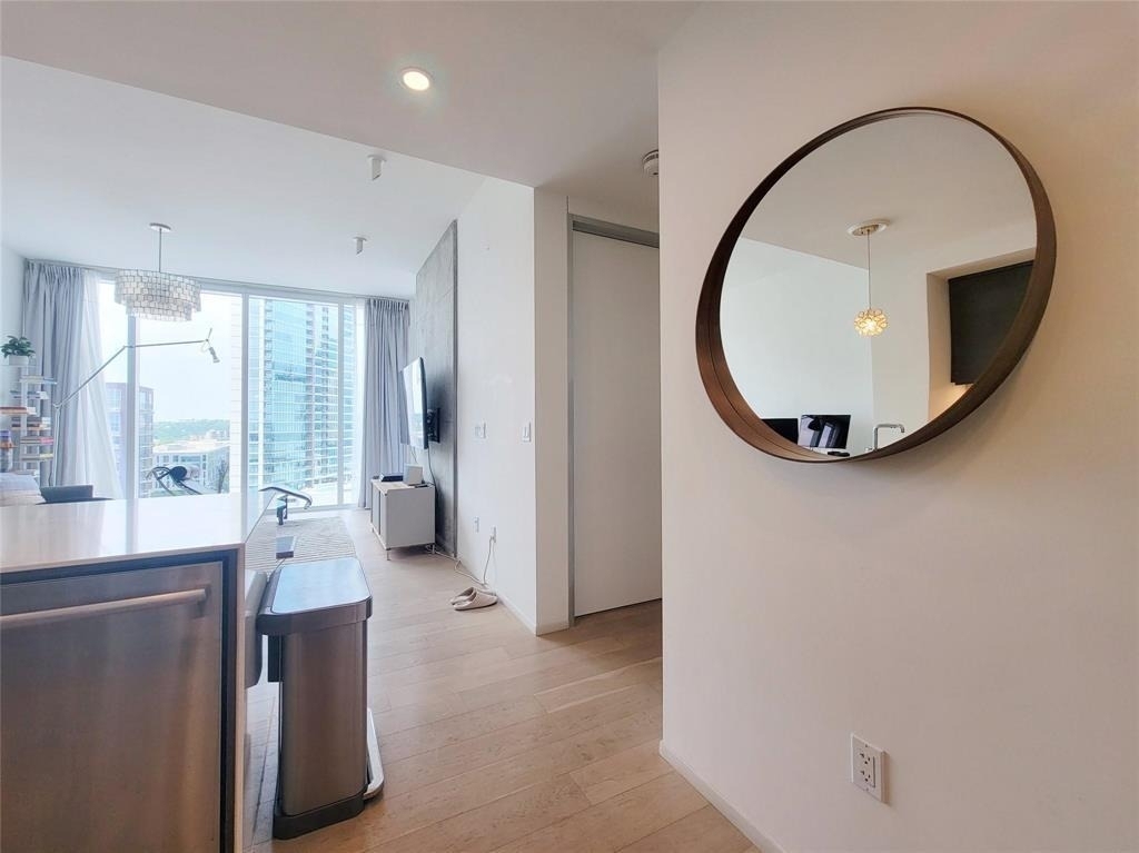 301 West Ave - Photo 2